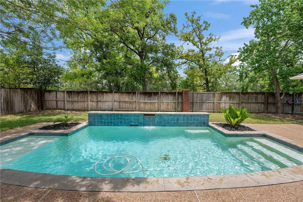 4719 Hunington Drive, Bryan, TX 77802