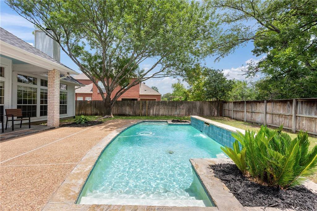 4719 Hunington Drive, Bryan, TX 77802