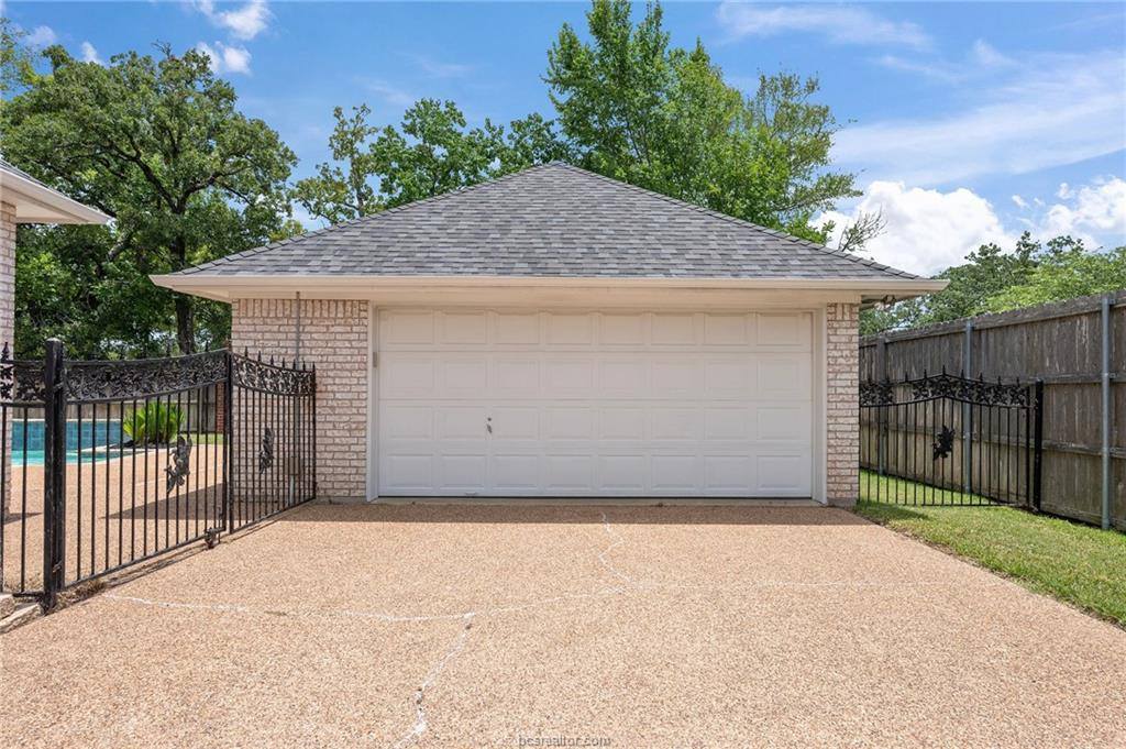 4719 Hunington Drive, Bryan, TX 77802