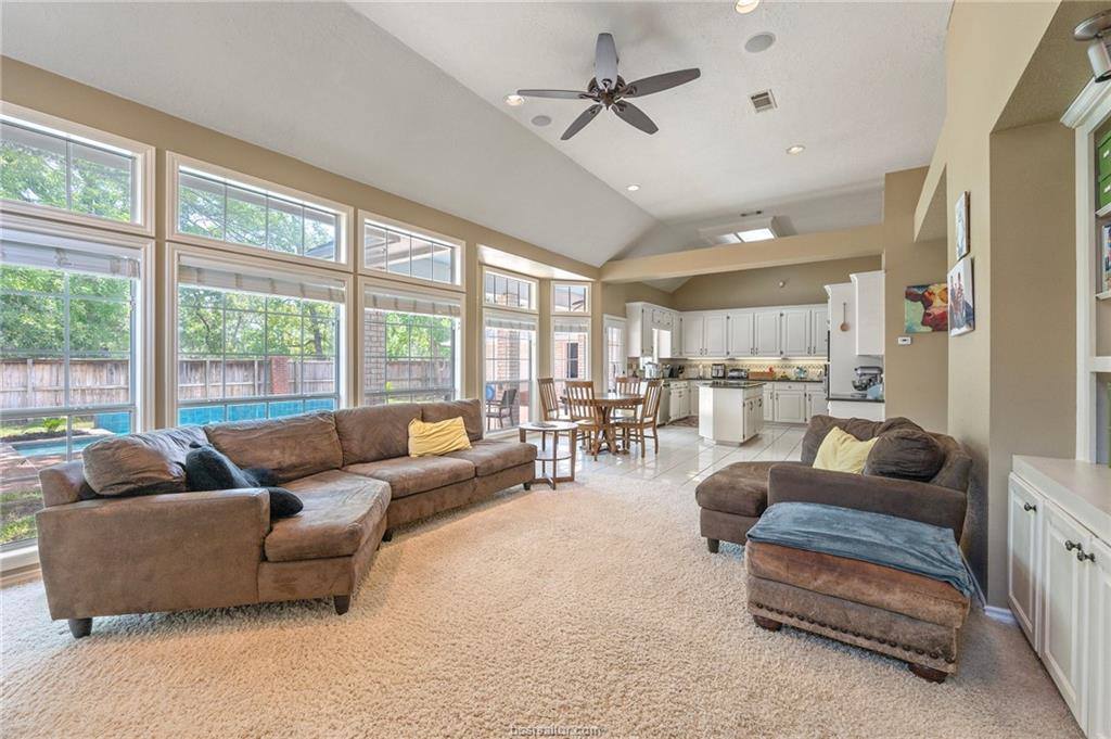 4719 Hunington Drive, Bryan, TX 77802