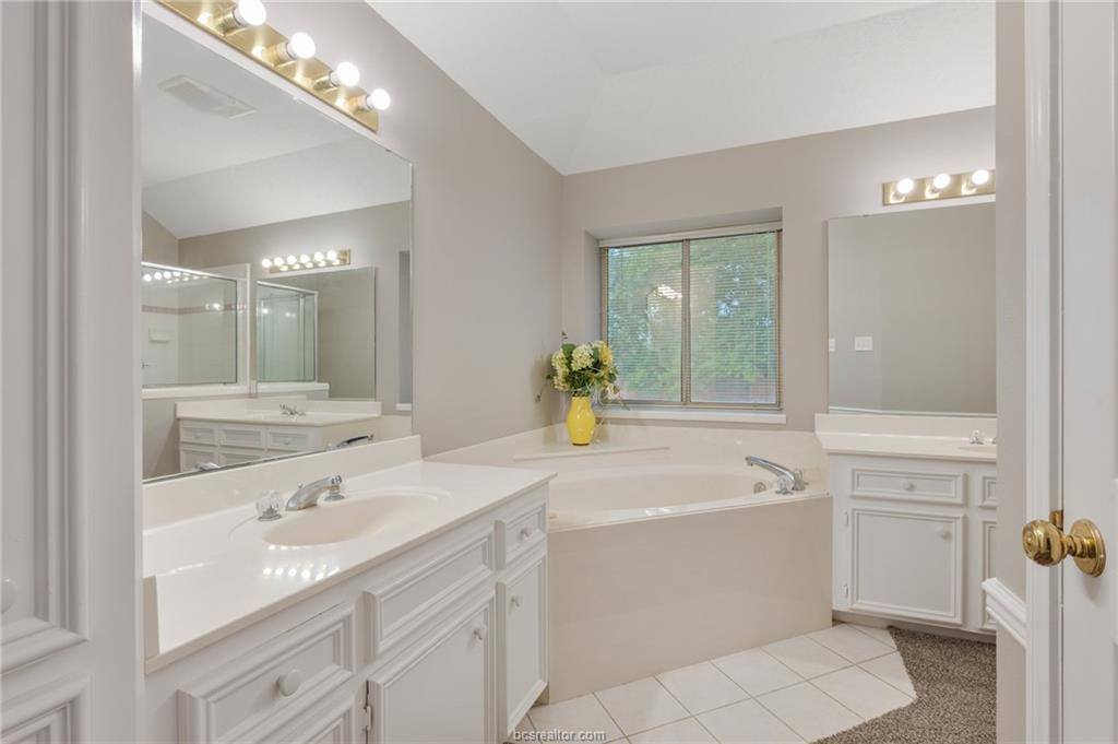 4213 Bedford Court, Bryan, TX 77802