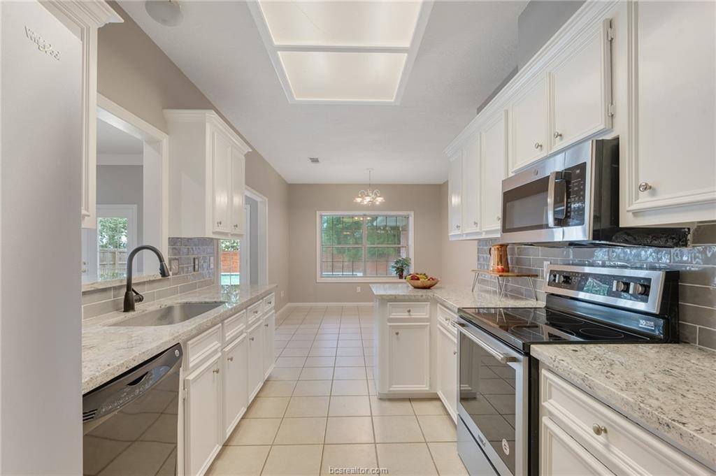 4213 Bedford Court, Bryan, TX 77802