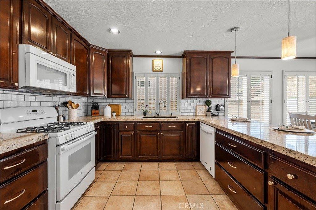 21643 Masterson Court, Saugus, CA 91350