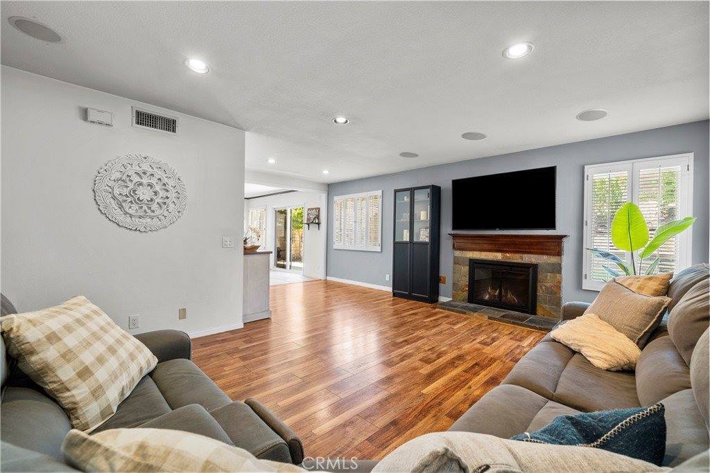 21643 Masterson Court, Saugus, CA 91350