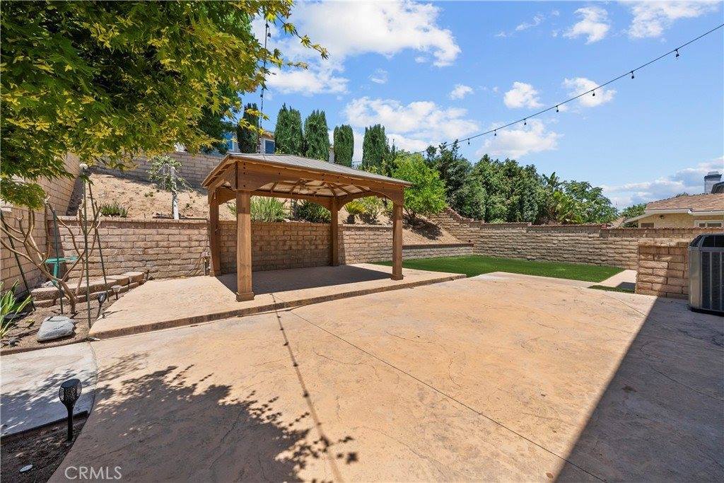 21643 Masterson Court, Saugus, CA 91350