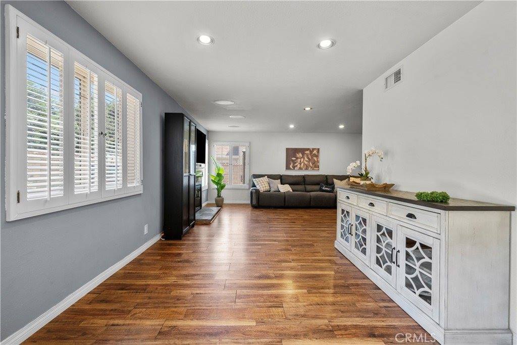 21643 Masterson Court, Saugus, CA 91350