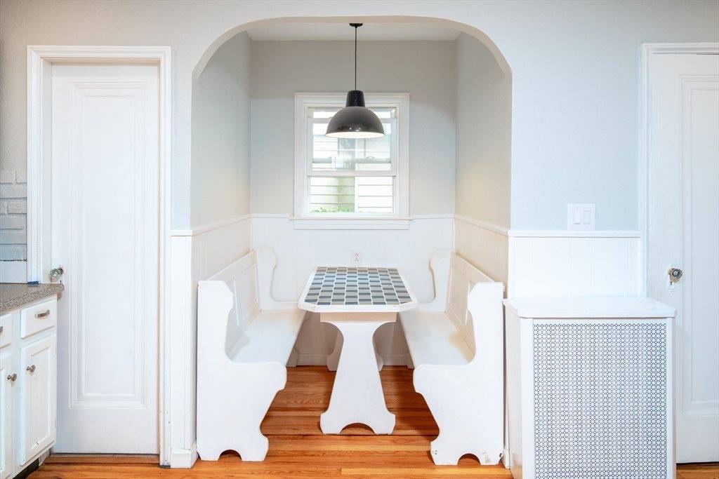 48 Burncoat Ter, Worcester, MA 01605