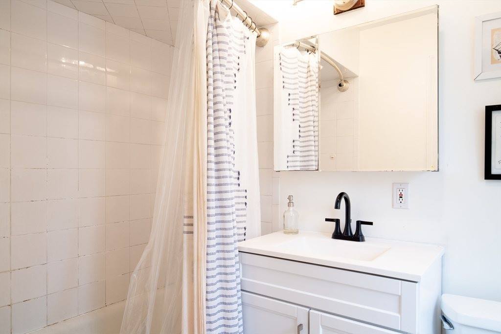 48 Burncoat Ter, Worcester, MA 01605