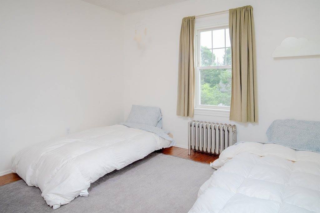 48 Burncoat Ter, Worcester, MA 01605