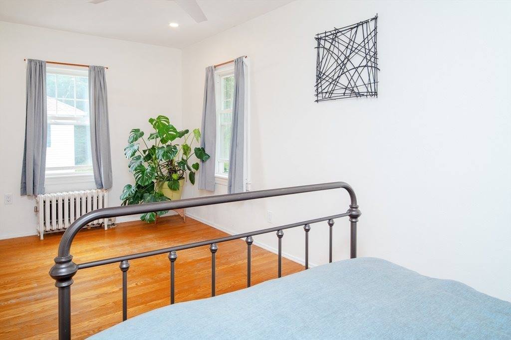 48 Burncoat Ter, Worcester, MA 01605