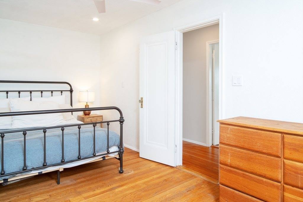 48 Burncoat Ter, Worcester, MA 01605