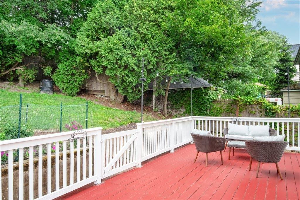 48 Burncoat Ter, Worcester, MA 01605