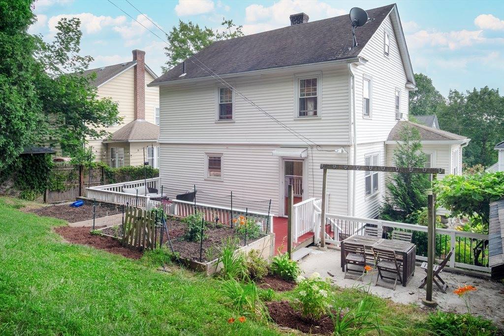 48 Burncoat Ter, Worcester, MA 01605