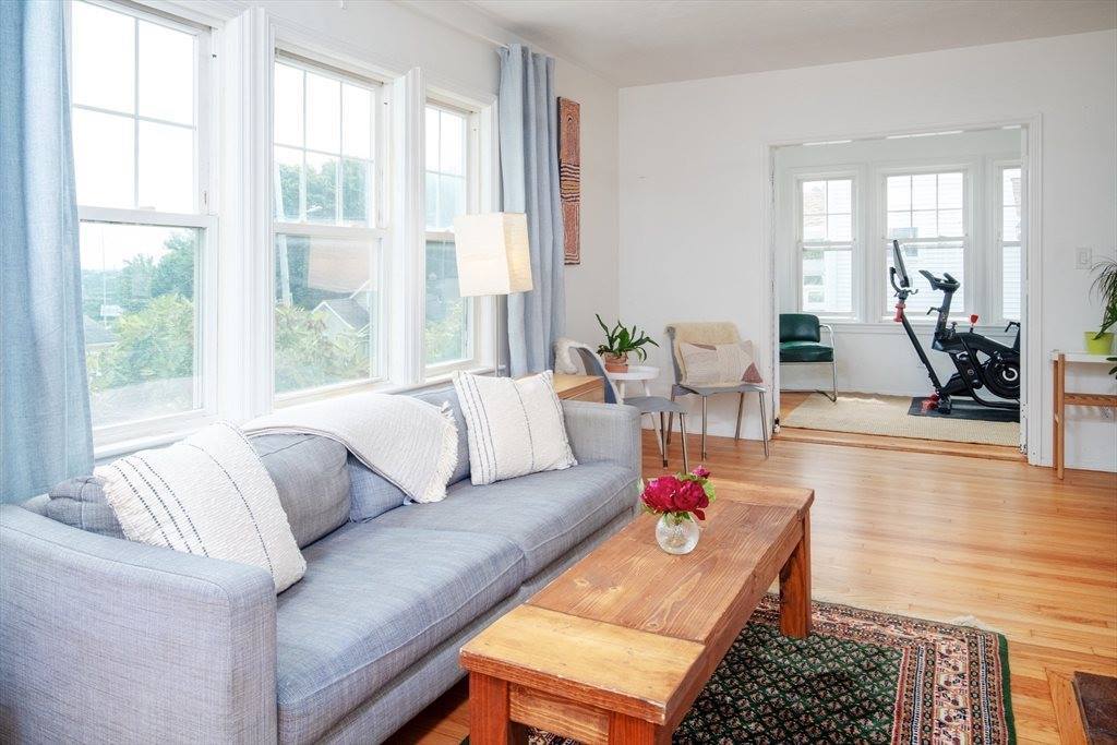 48 Burncoat Ter, Worcester, MA 01605