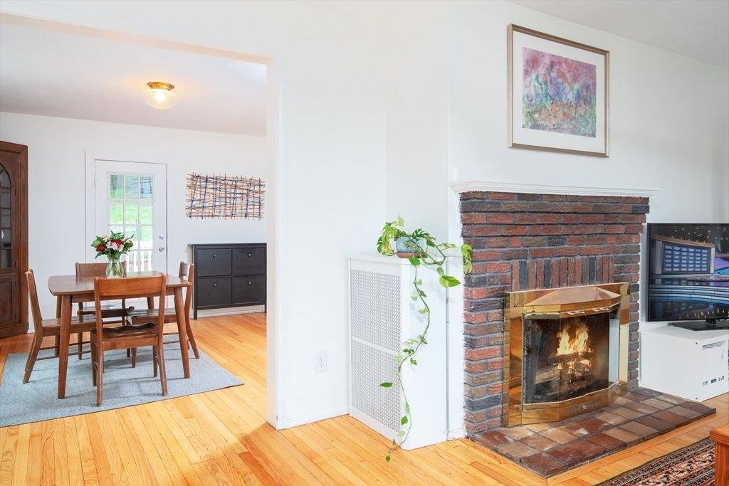 48 Burncoat Ter, Worcester, MA 01605