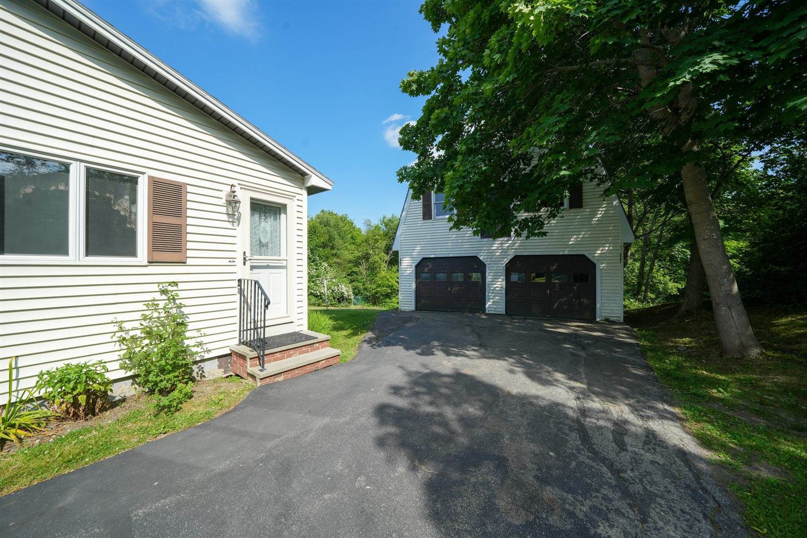 256 Parkway South, Brewer, ME 04412