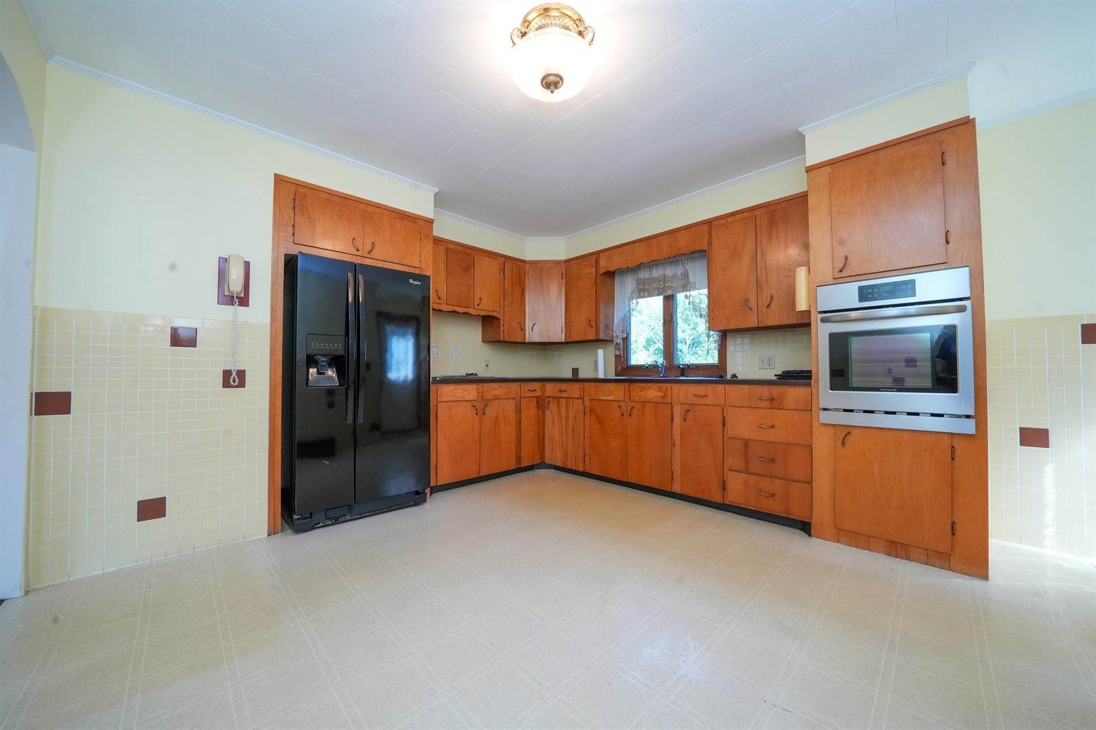 256 Parkway South, Brewer, ME 04412