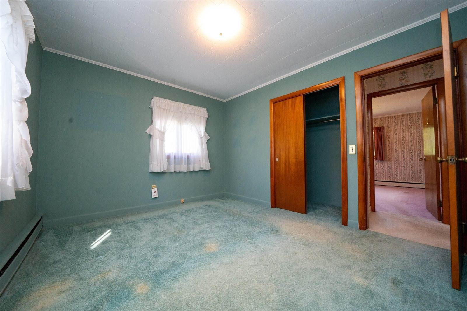 256 Parkway South, Brewer, ME 04412