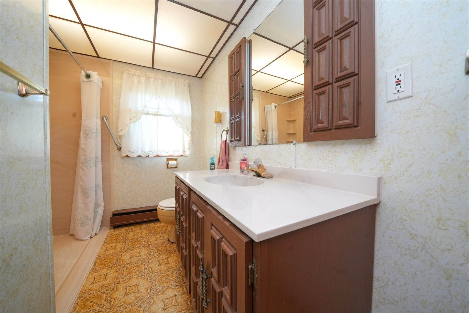 256 Parkway South, Brewer, ME 04412