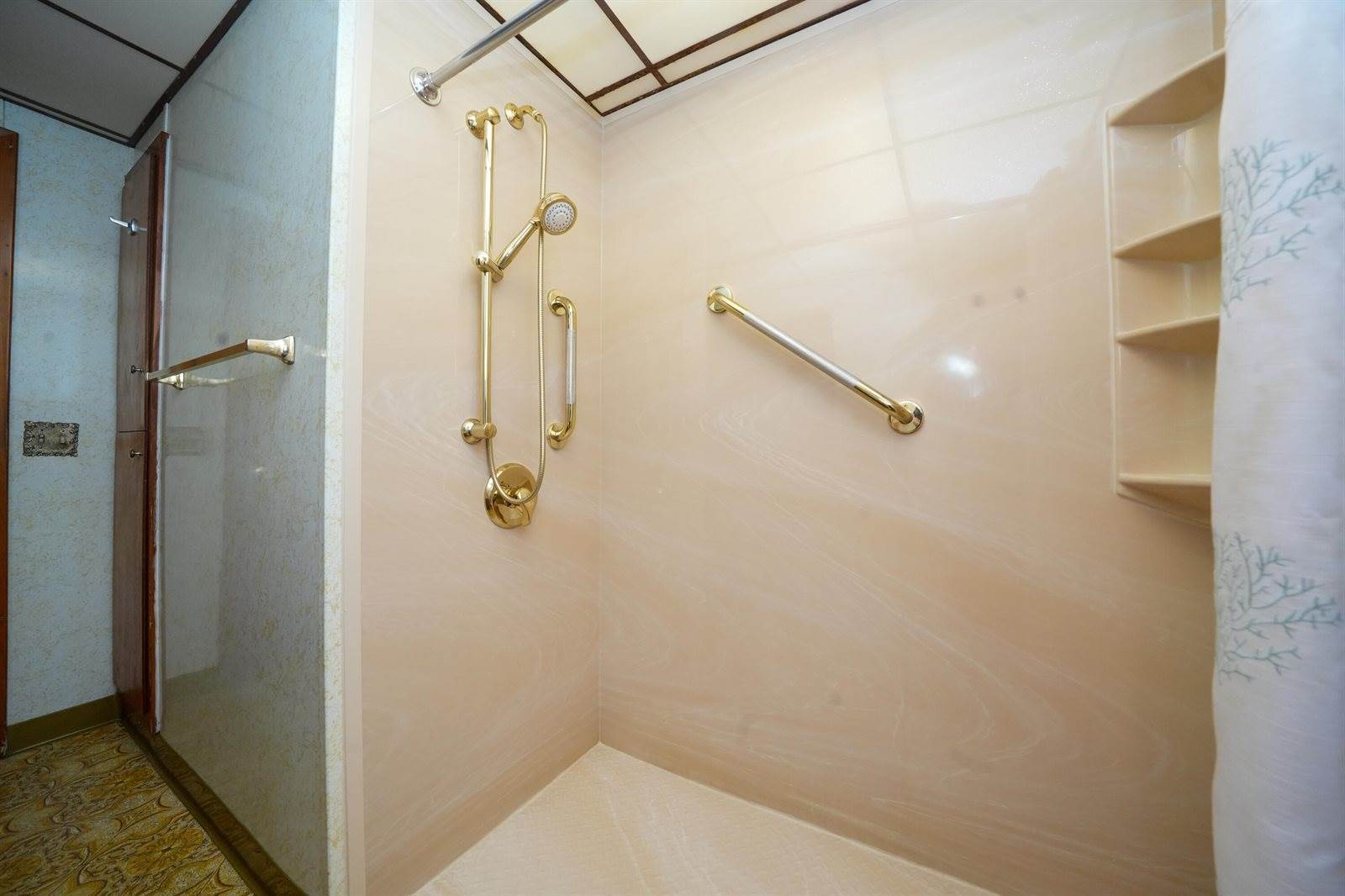 256 Parkway South, Brewer, ME 04412