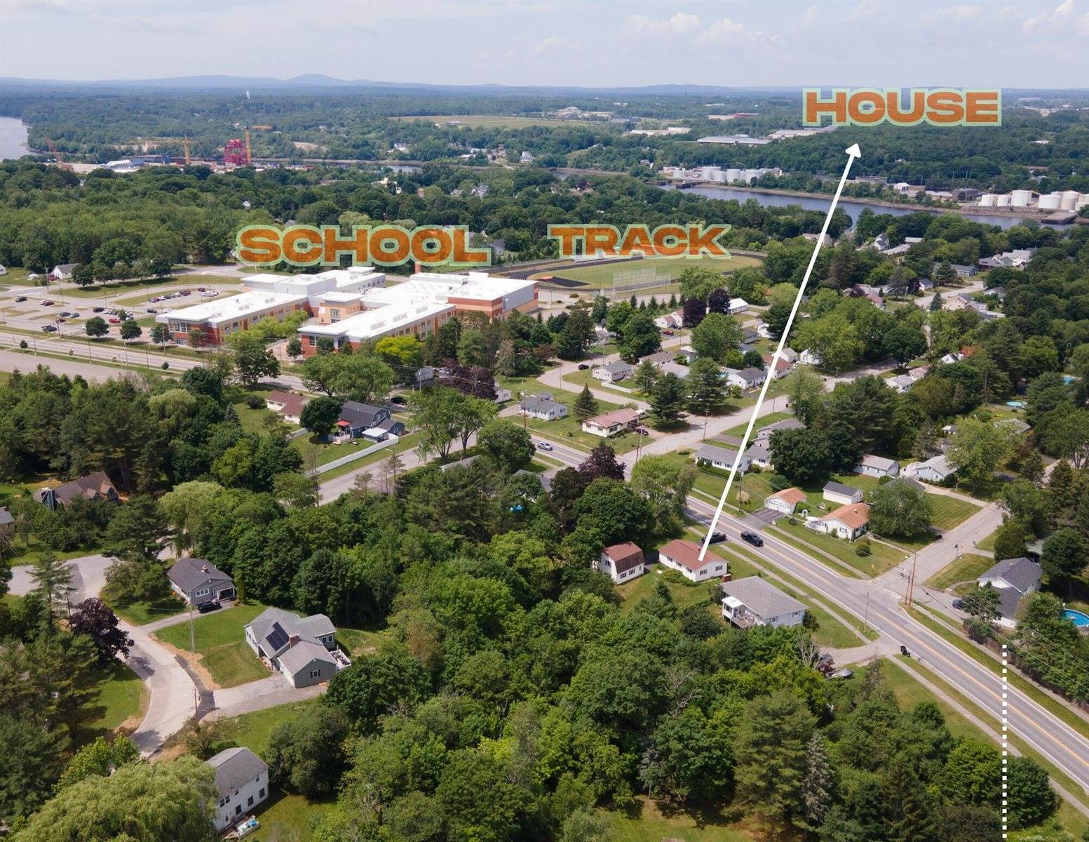 256 Parkway South, Brewer, ME 04412