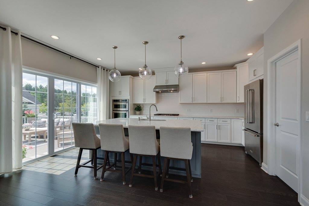 10 Lansing Way, Millis, MA 02054