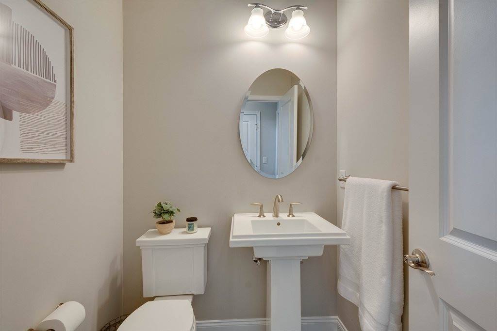 10 Lansing Way, Millis, MA 02054