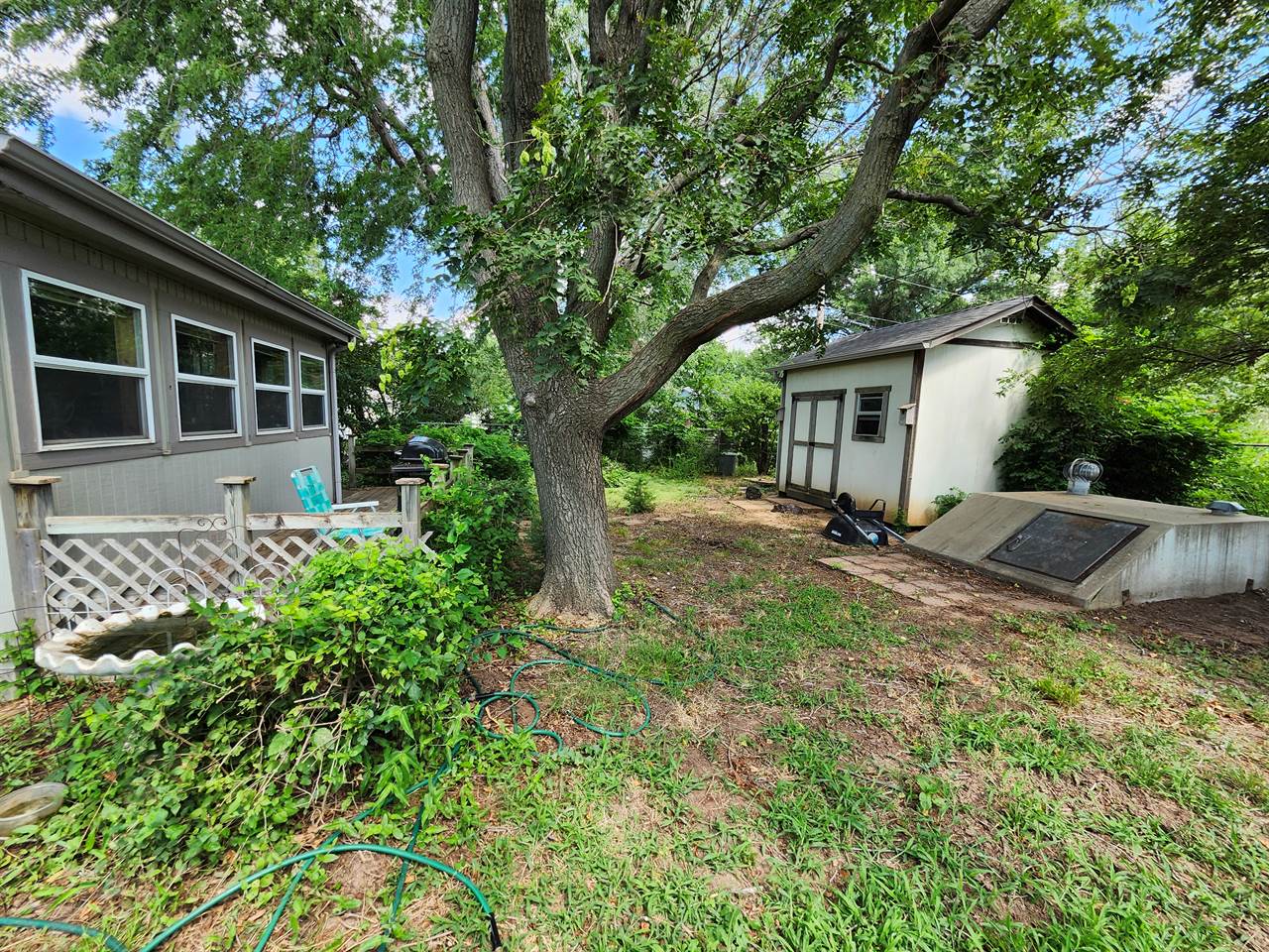 717 W 4th St, Haysville, KS 67060