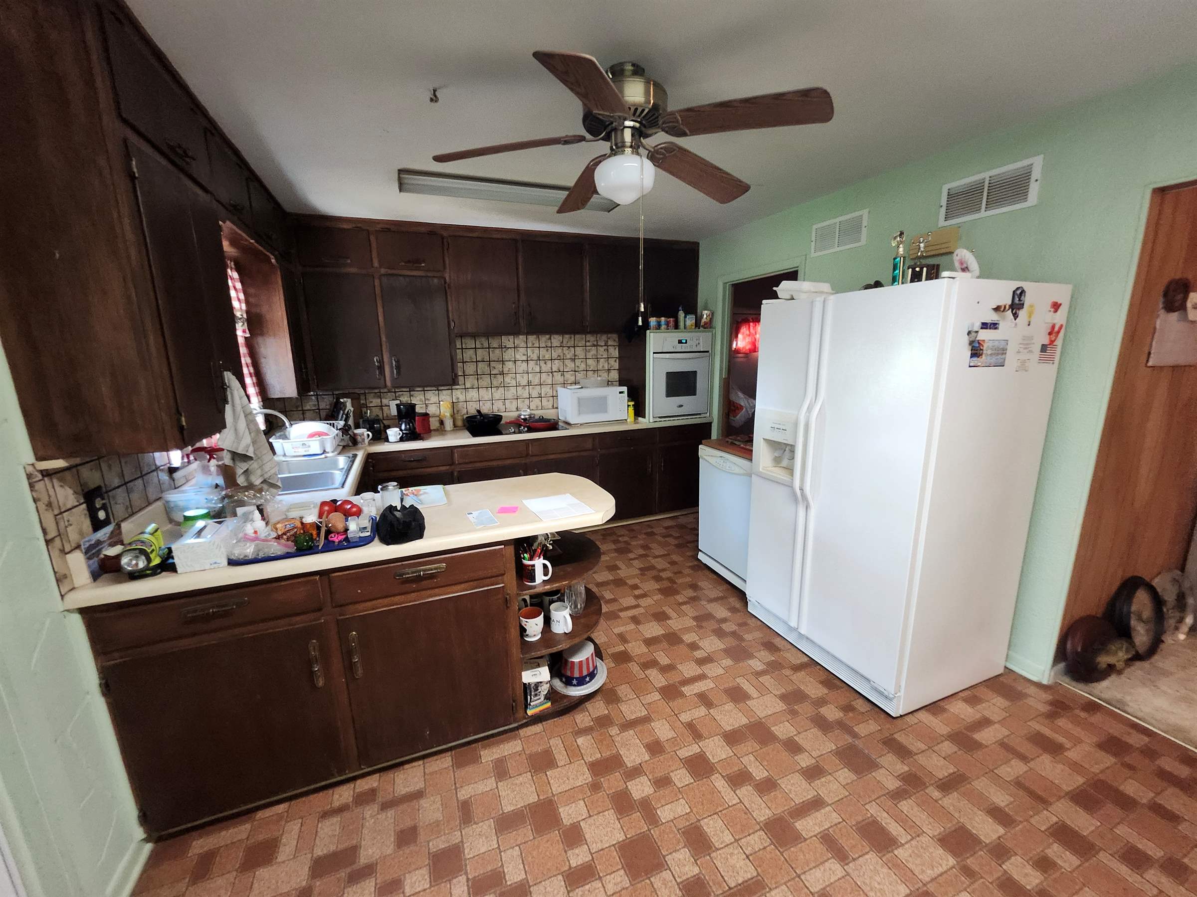 717 W 4th St, Haysville, KS 67060