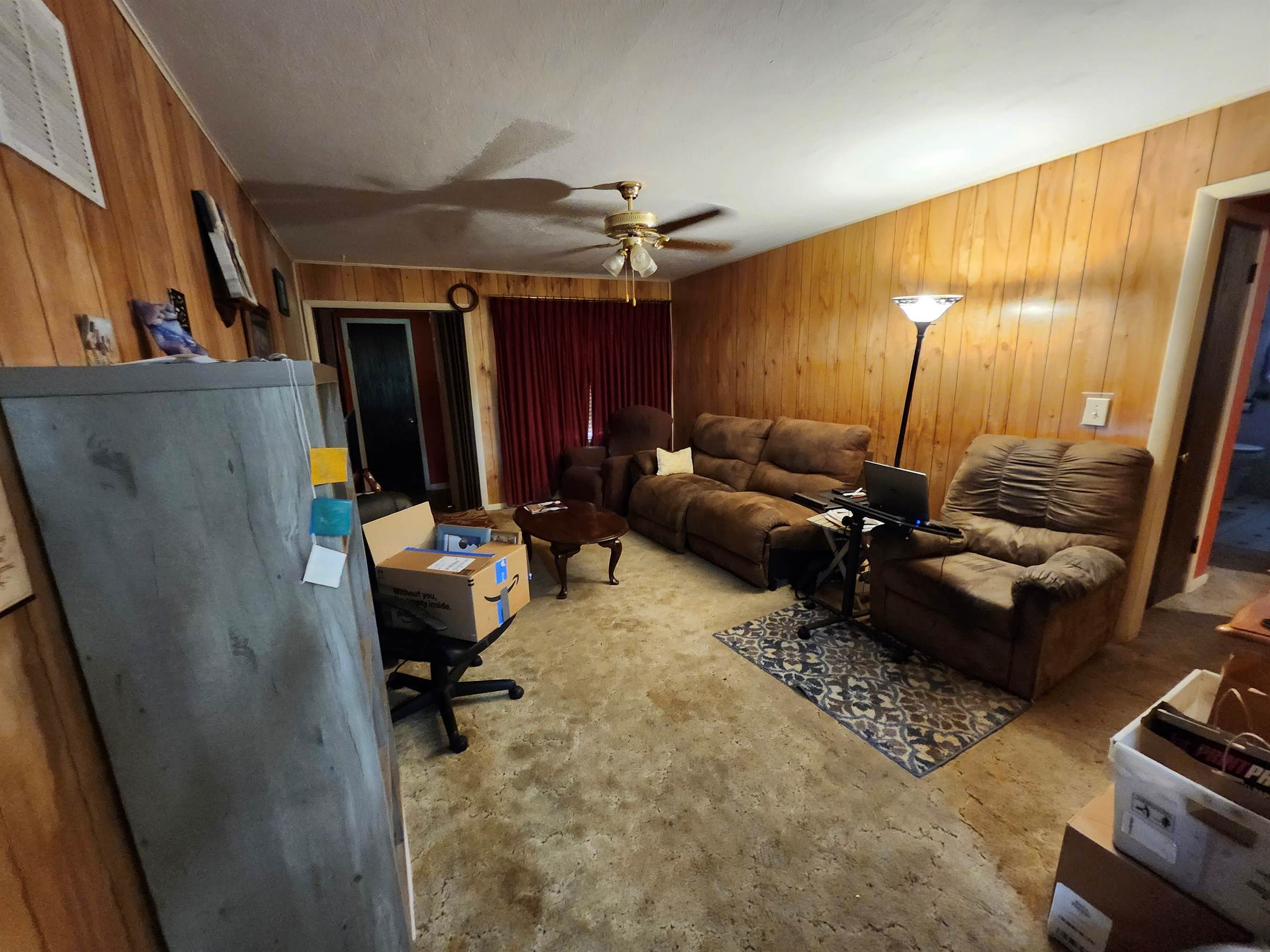 717 W 4th St, Haysville, KS 67060