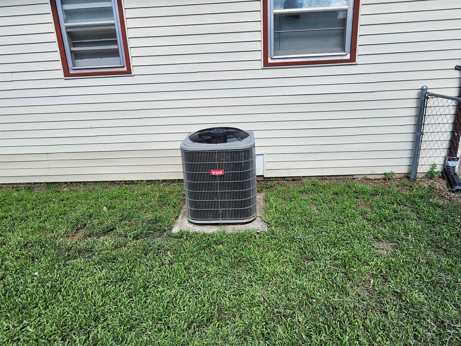 145 Stewart Ave, Haysville, KS 67060