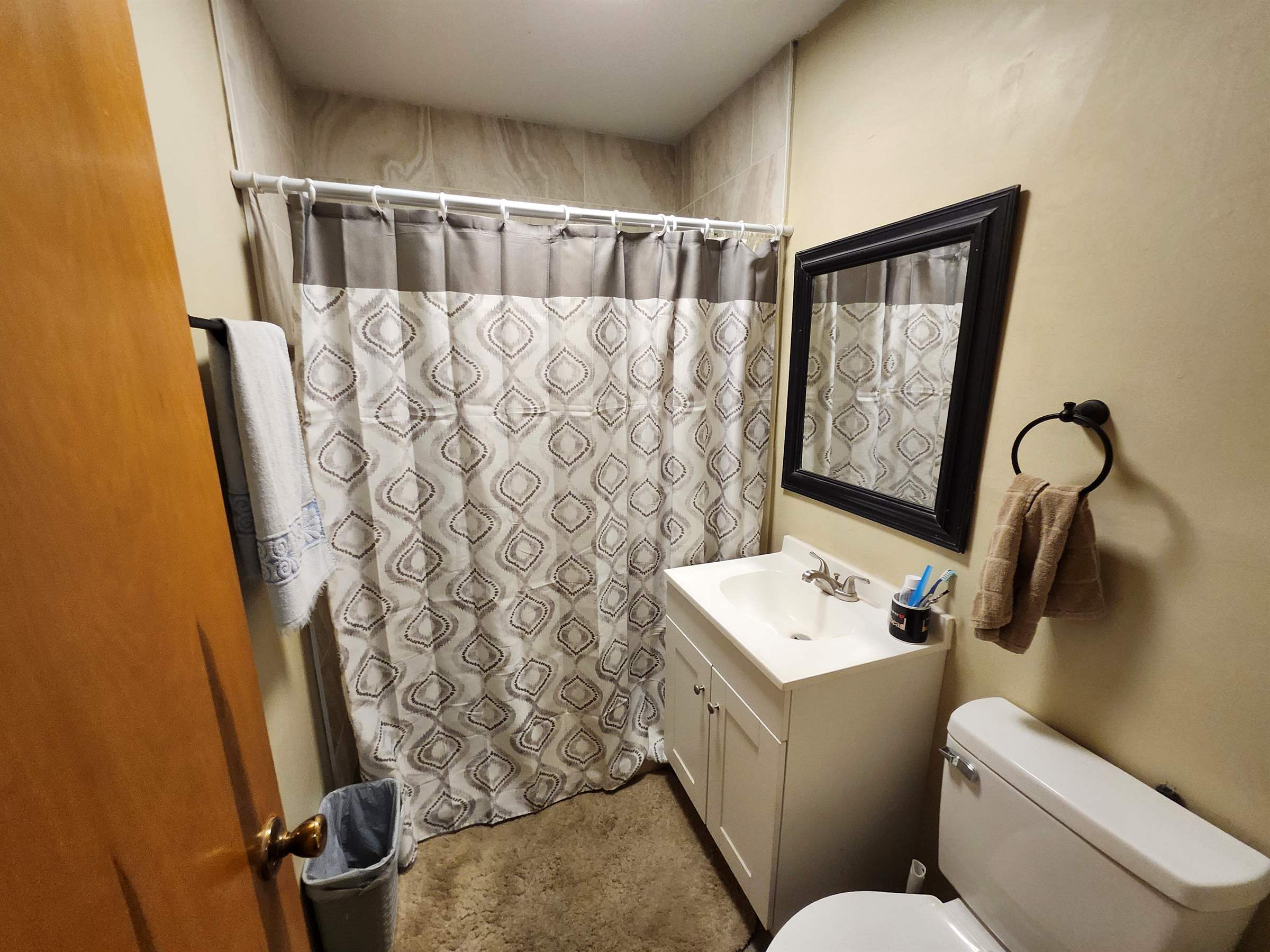 145 Stewart Ave, Haysville, KS 67060