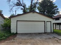 145 Stewart Ave, Haysville, KS 67060