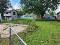 145 Stewart Ave, Haysville, KS 67060