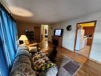 145 Stewart Ave, Haysville, KS 67060