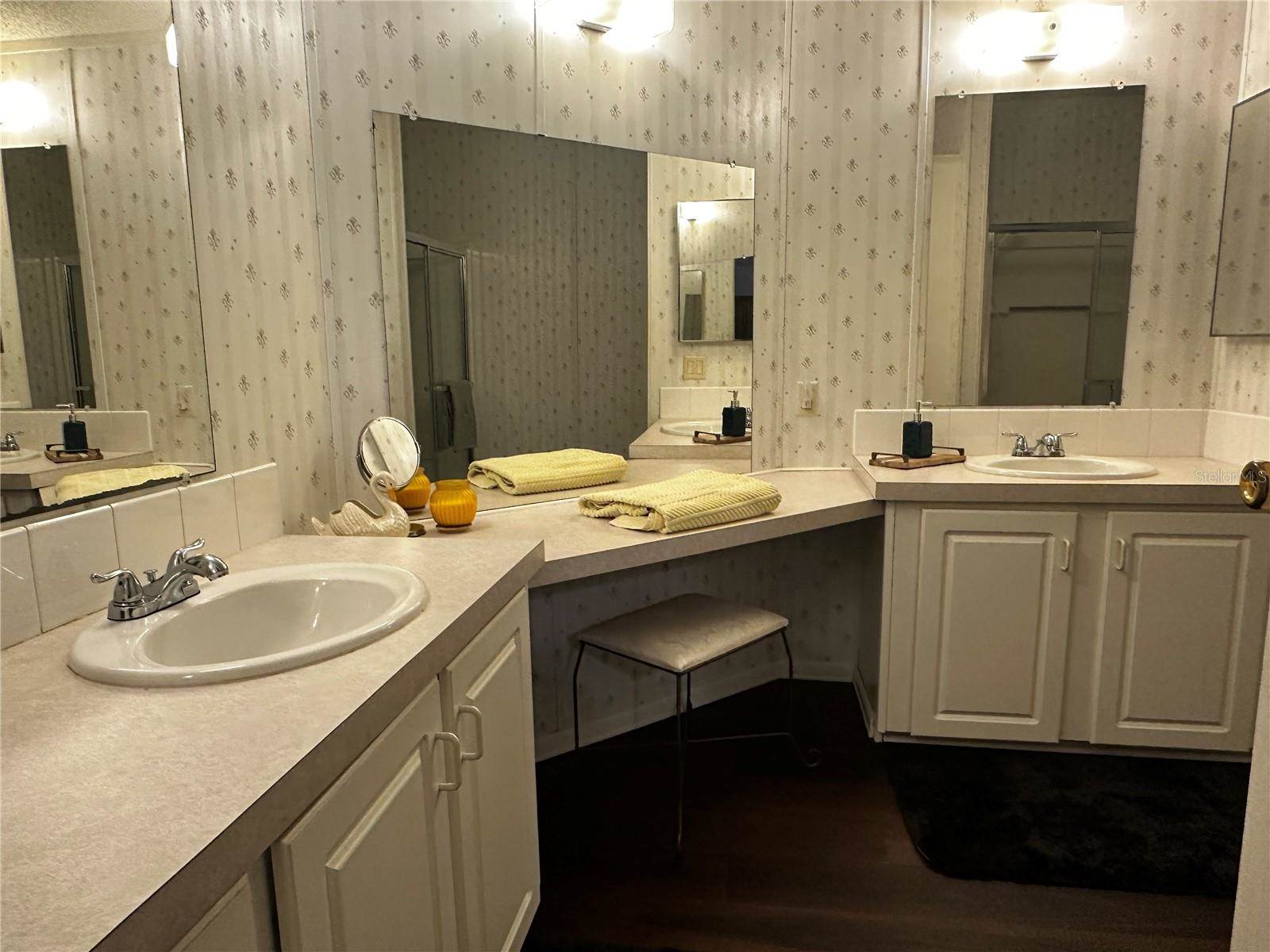 1100 Belcher Road South, #406, Largo, FL 33771