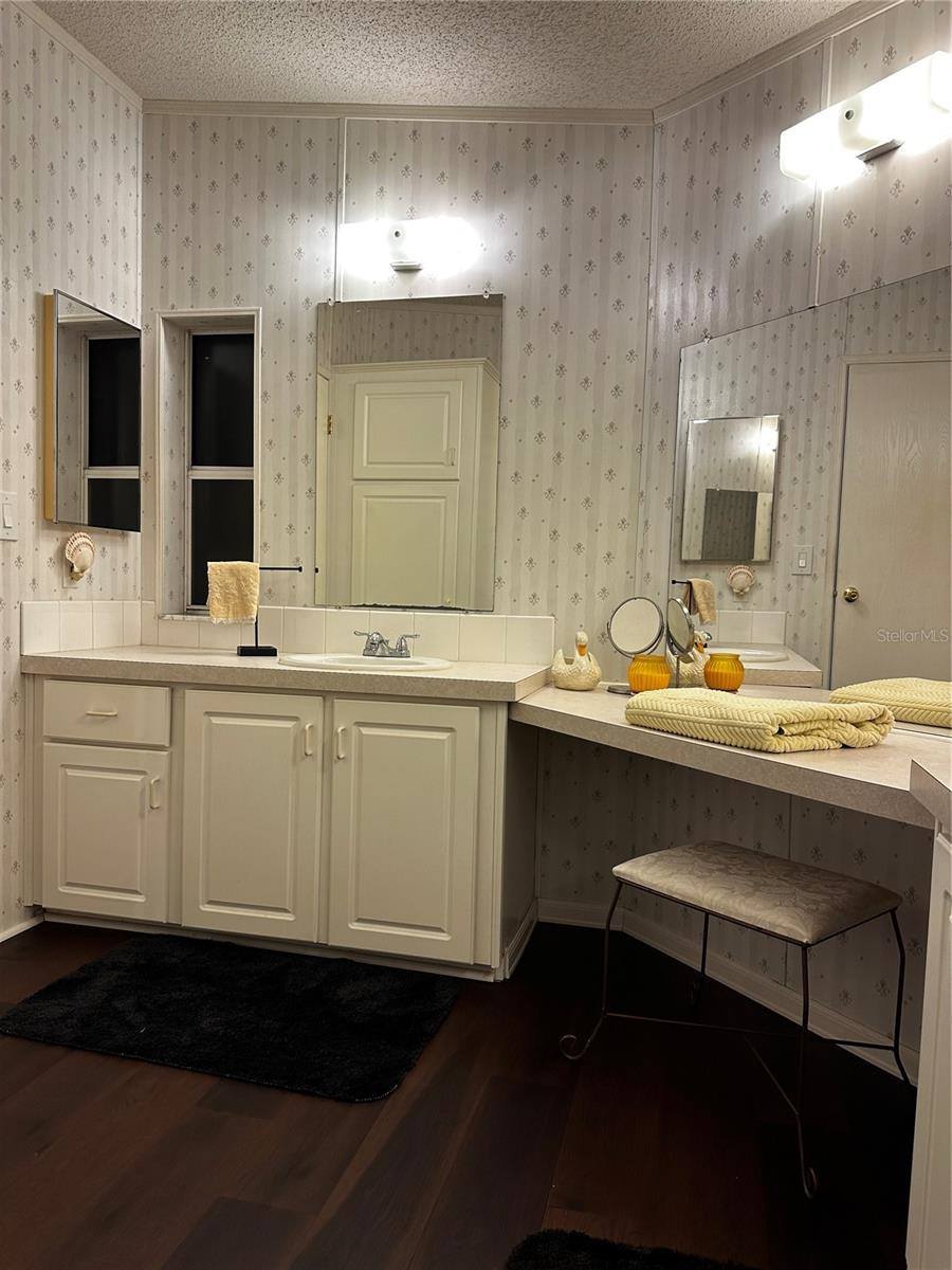 1100 Belcher Road South, #406, Largo, FL 33771