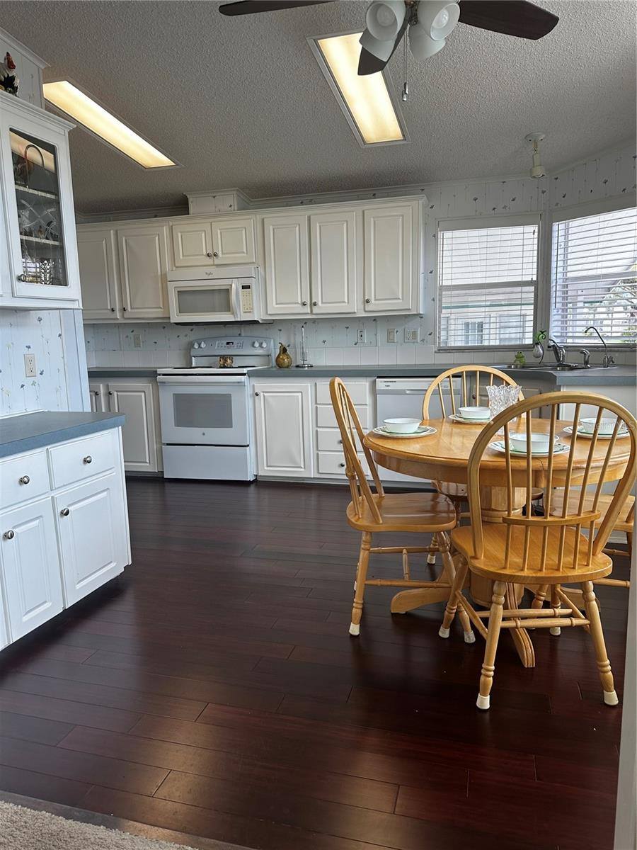 1100 Belcher Road South, #406, Largo, FL 33771