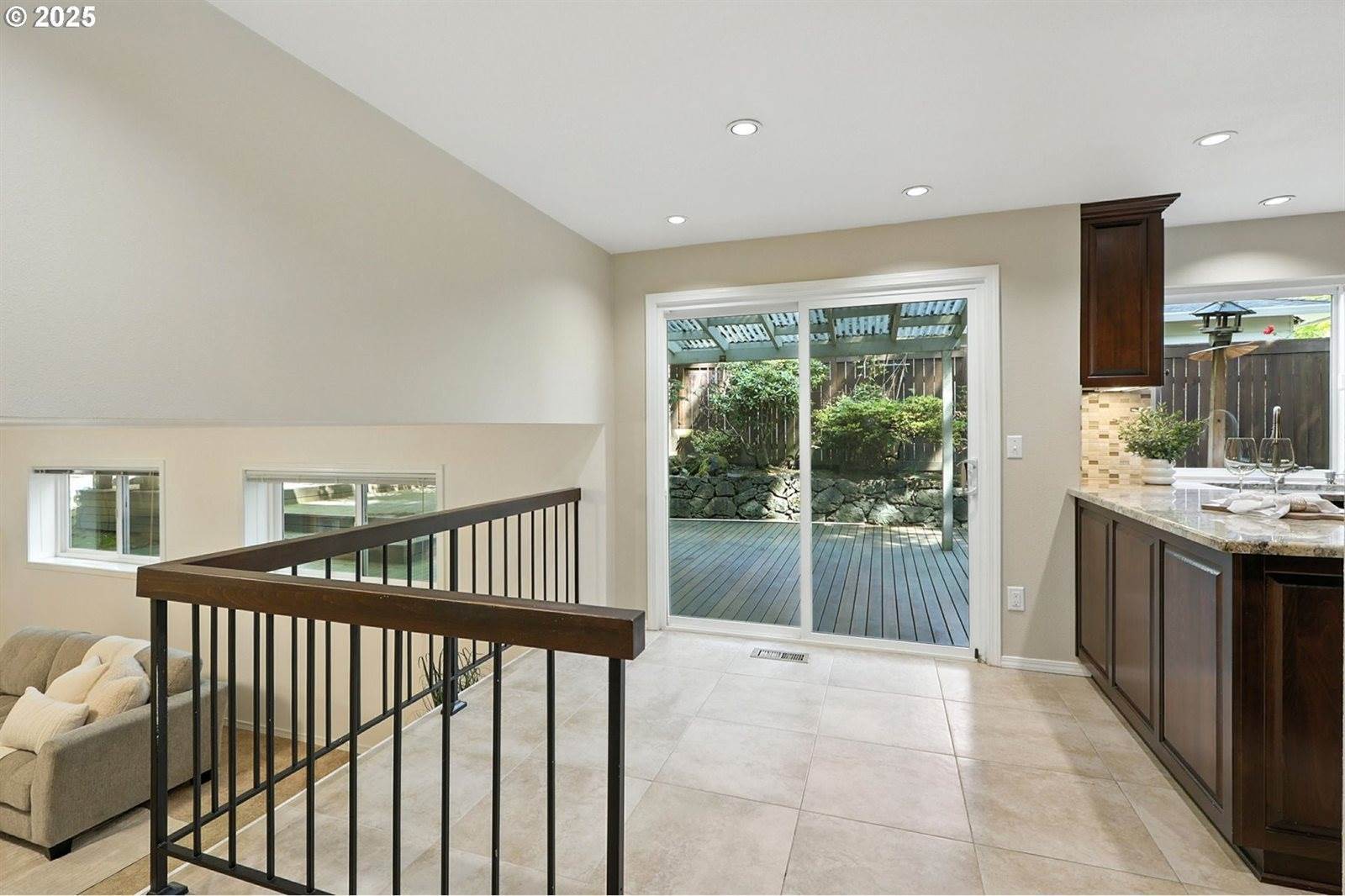 15025 NW Oak Hills Dr, Beaverton, OR 97006