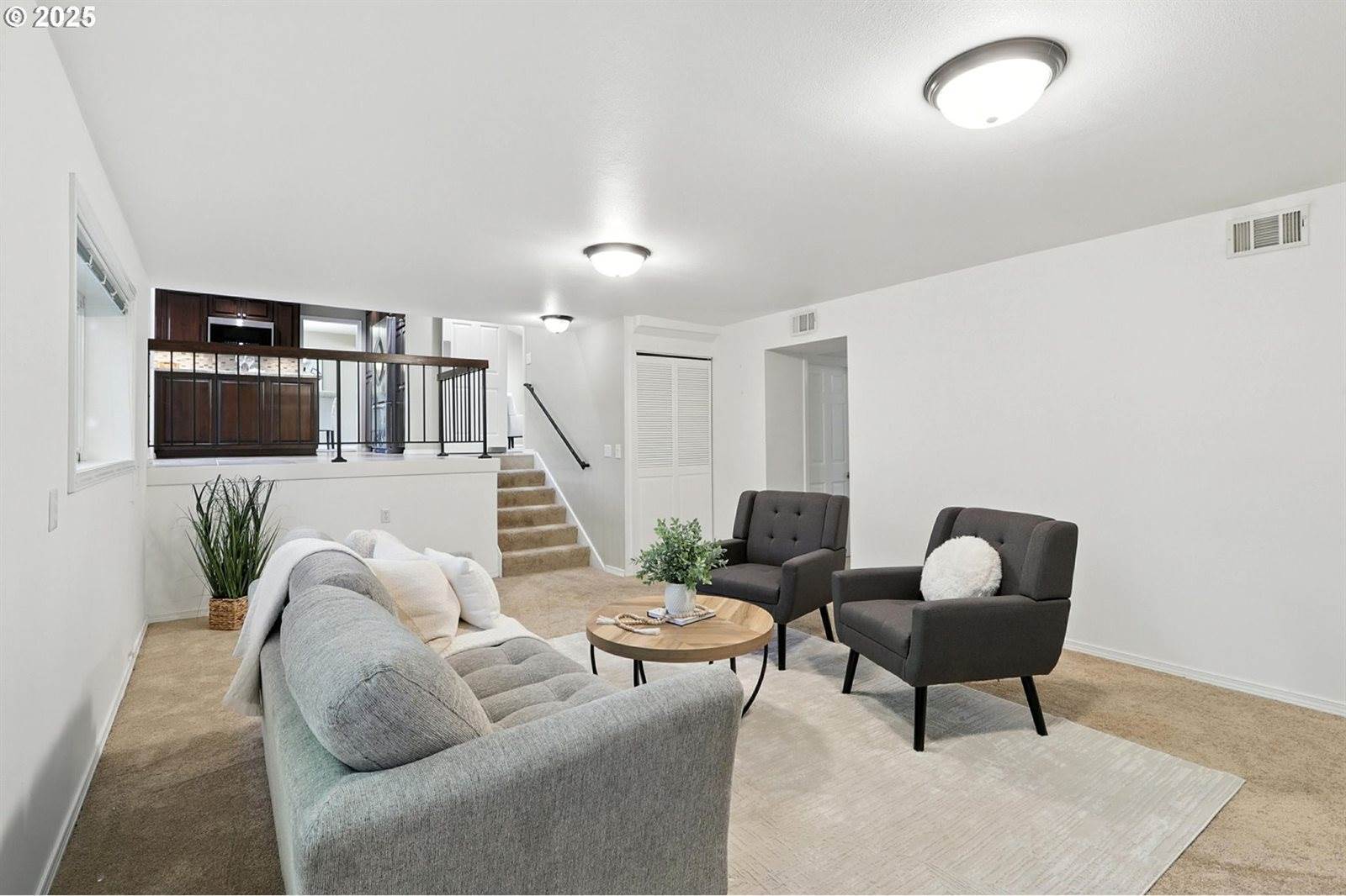 15025 NW Oak Hills Dr, Beaverton, OR 97006