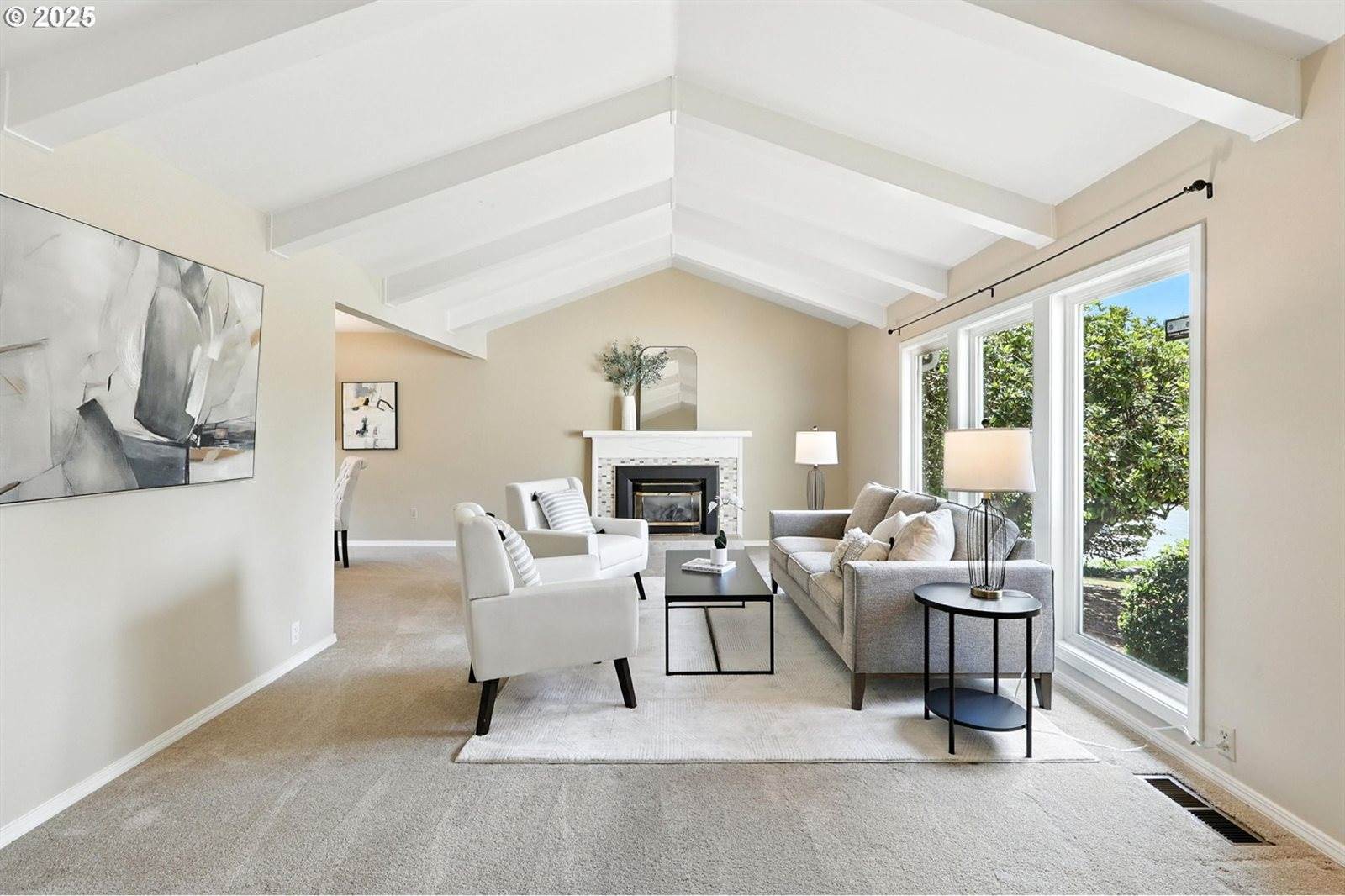 15025 NW Oak Hills Dr, Beaverton, OR 97006