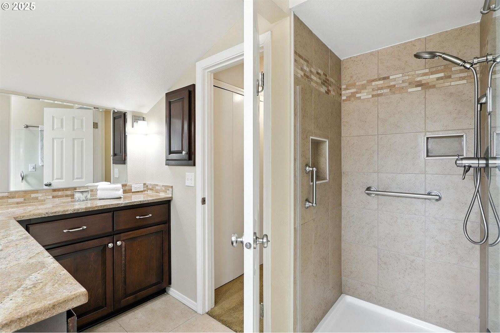 15025 NW Oak Hills Dr, Beaverton, OR 97006