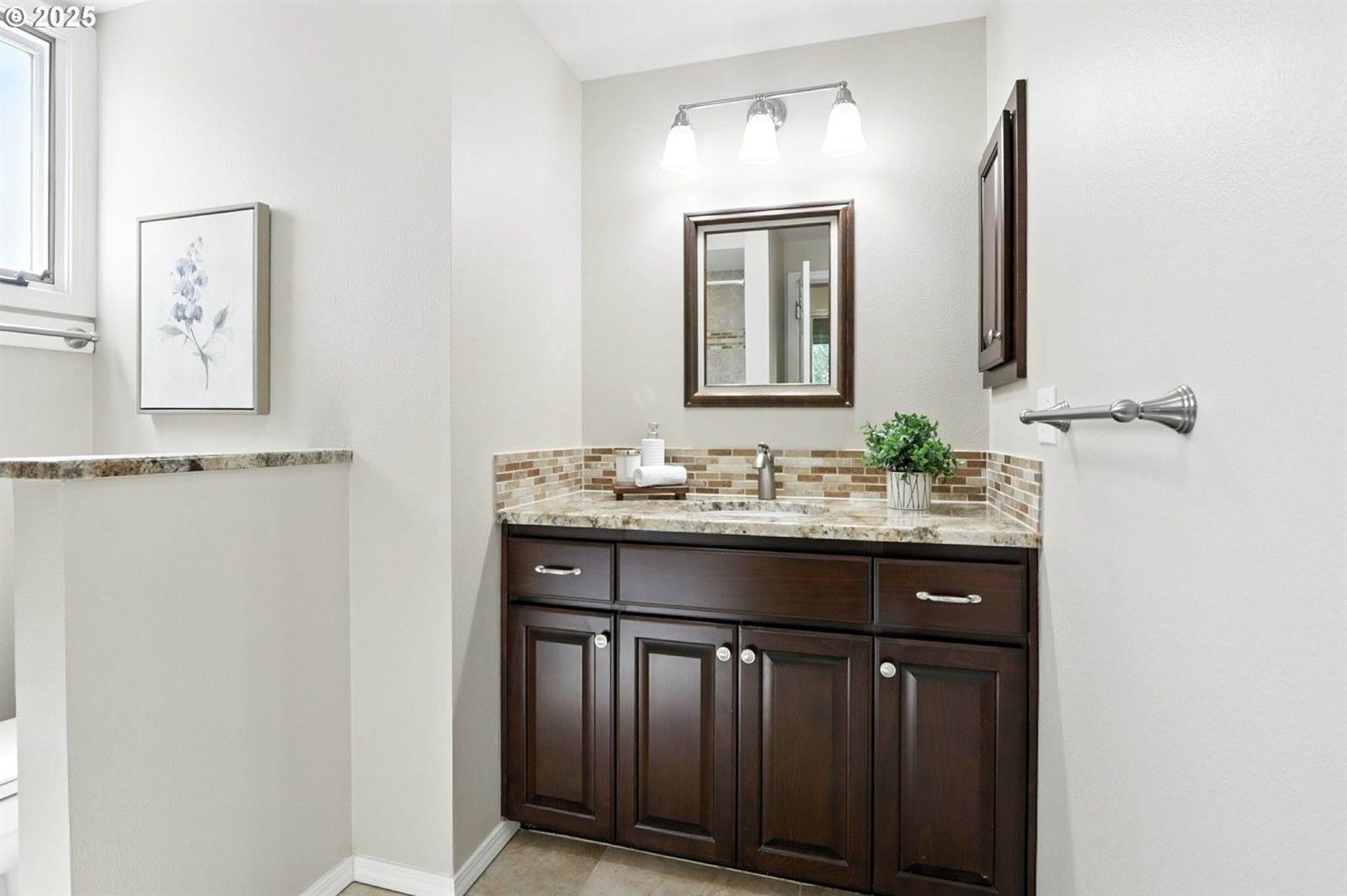 15025 NW Oak Hills Dr, Beaverton, OR 97006