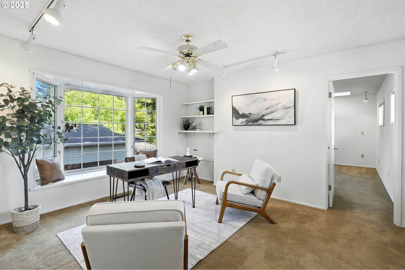 15025 NW Oak Hills Dr, Beaverton, OR 97006