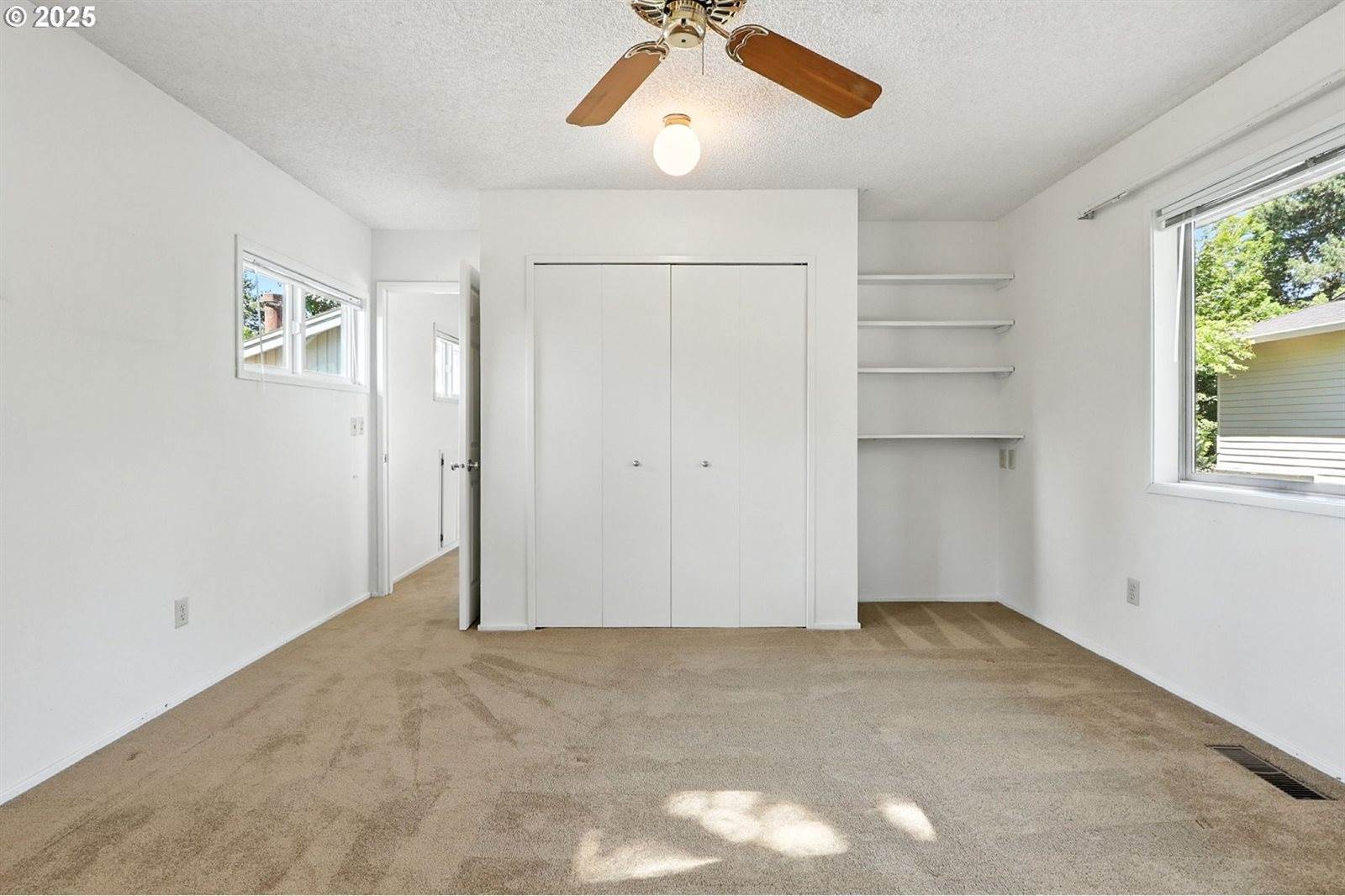 15025 NW Oak Hills Dr, Beaverton, OR 97006