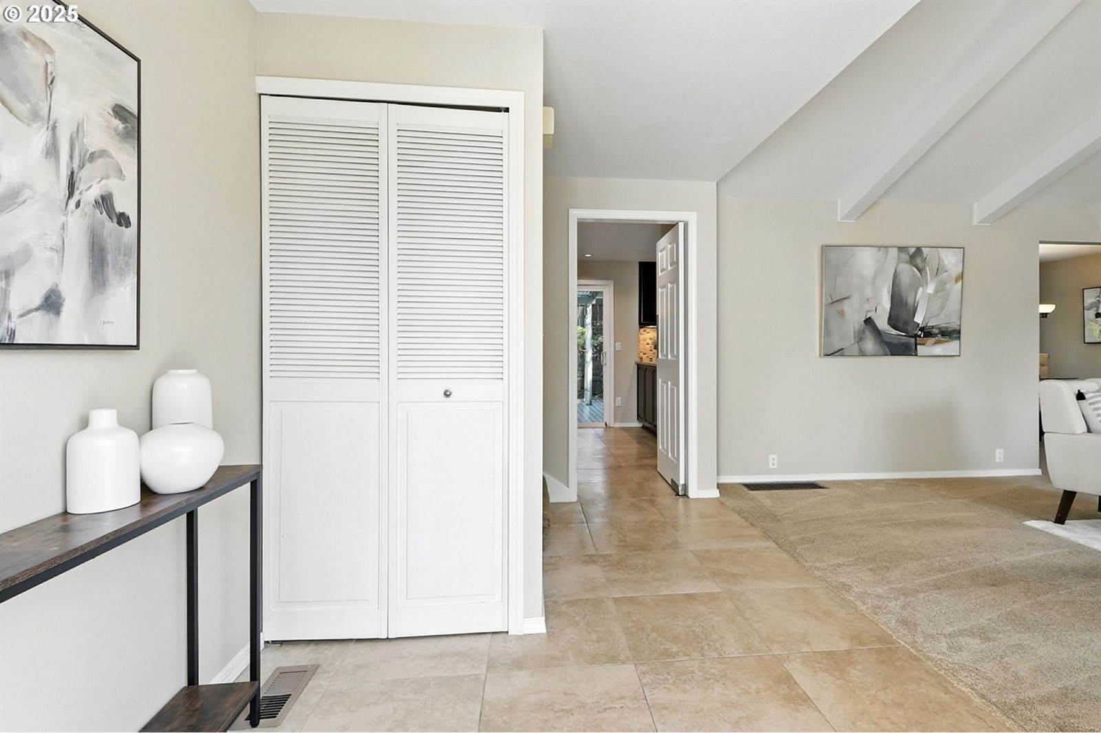 15025 NW Oak Hills Dr, Beaverton, OR 97006