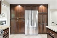 15025 NW Oak Hills Dr, Beaverton, OR 97006