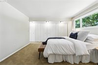 15025 NW Oak Hills Dr, Beaverton, OR 97006