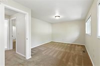 15025 NW Oak Hills Dr, Beaverton, OR 97006