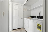 15025 NW Oak Hills Dr, Beaverton, OR 97006